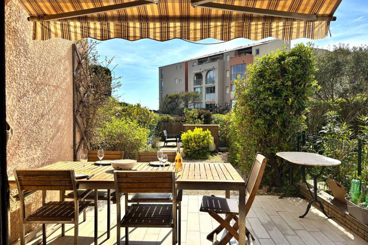 Appartement 2 pièce coin nuit avec jardinet - jusqu'a 4 personnes - Les iles du soleil