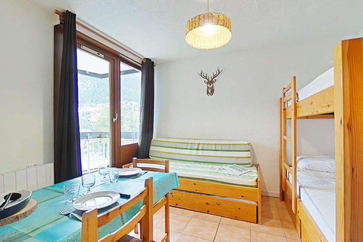 Location vacances ski 2 Couchages . Montgenèvre - Chalmettes 1