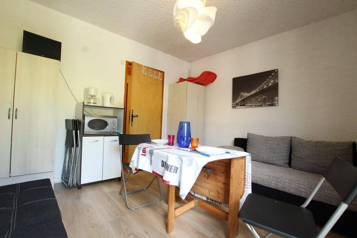 Studio 2 personnes. CHANTEMERLE - SERRE-CHEVALIER - Eterlous