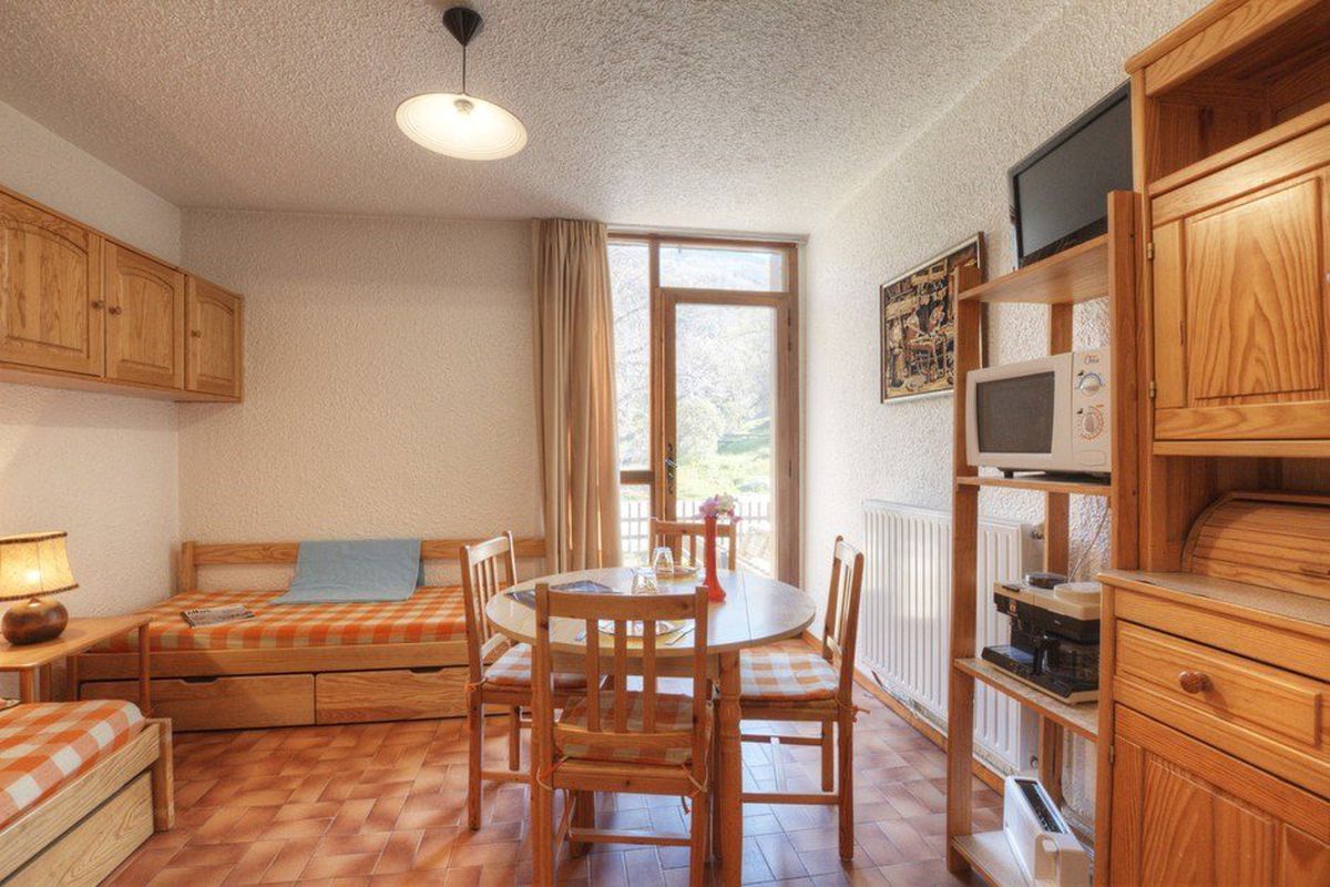 Studio 2 personnes. CHANTEMERLE - SERRE-CHEVALIER - Eterlous