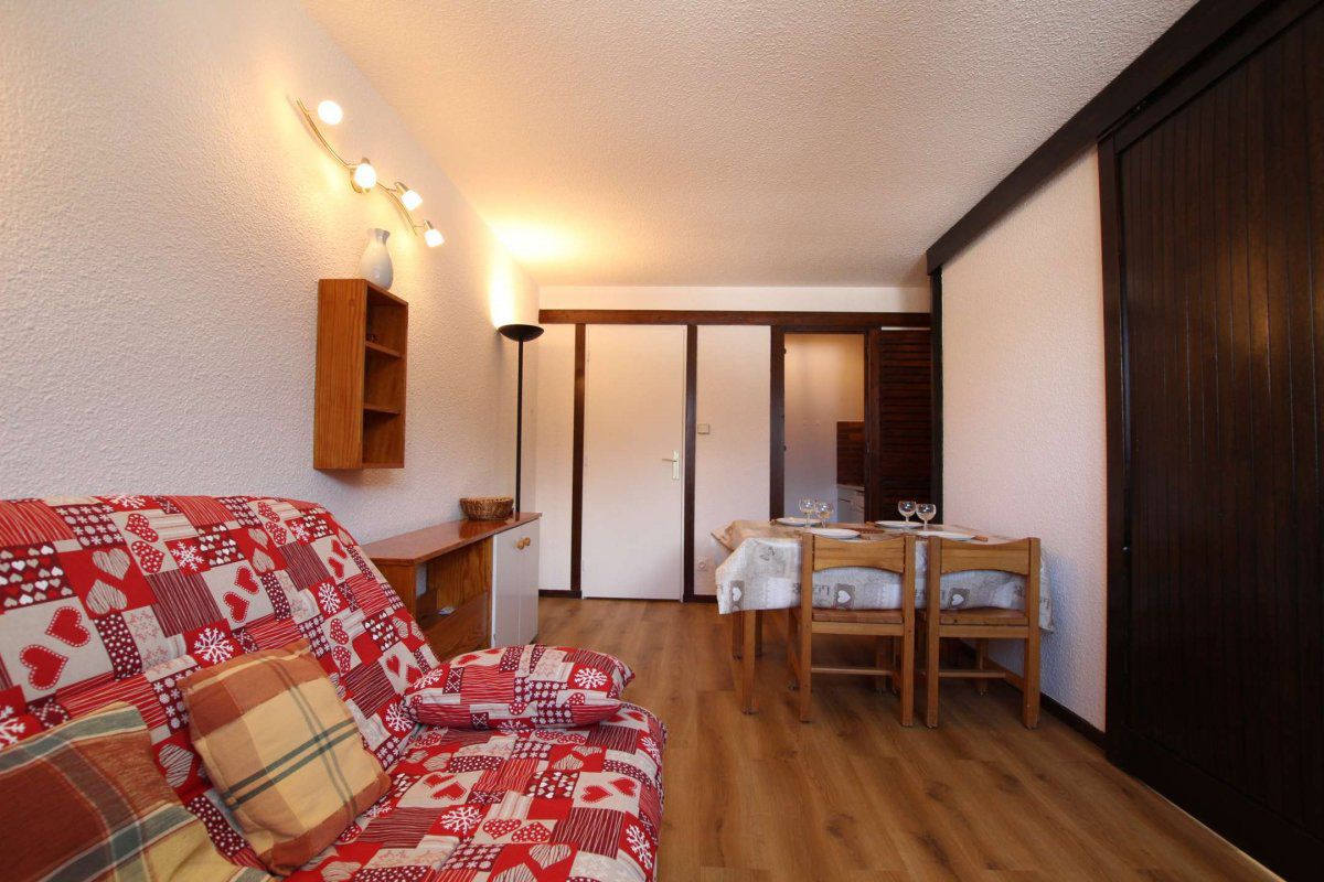 Studio coin nuit 4 personnes. CHANTEMERLE - SERRE-CHEVALIER - Melezes
