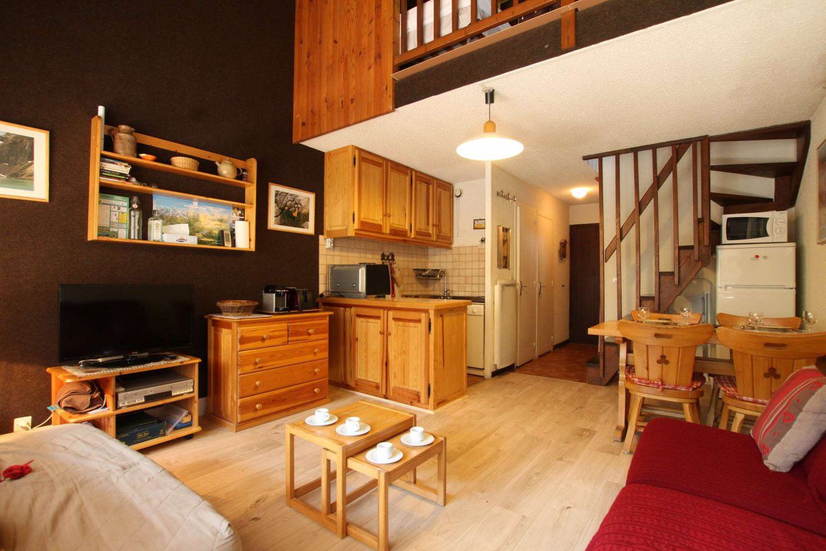 Studio coin nuit Mezzanine 6 personnes. Chantemerle - Serre-Chevalier - Prarial