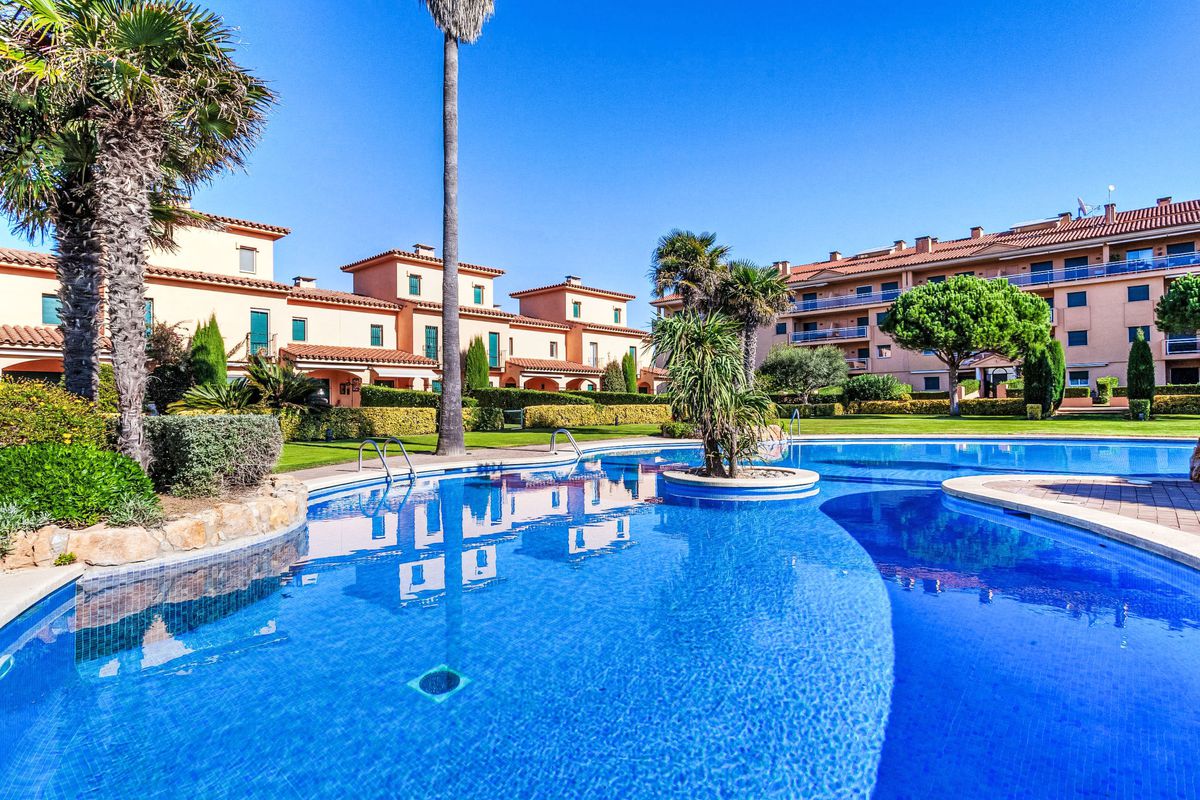 Appartement Port Pals with garden terrace