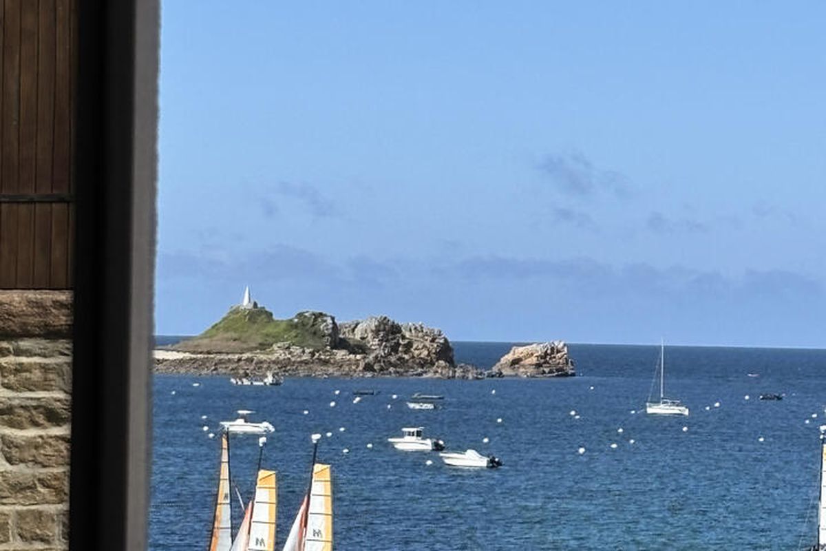 hjem · Port Blanc A breathtaking setting facing th
