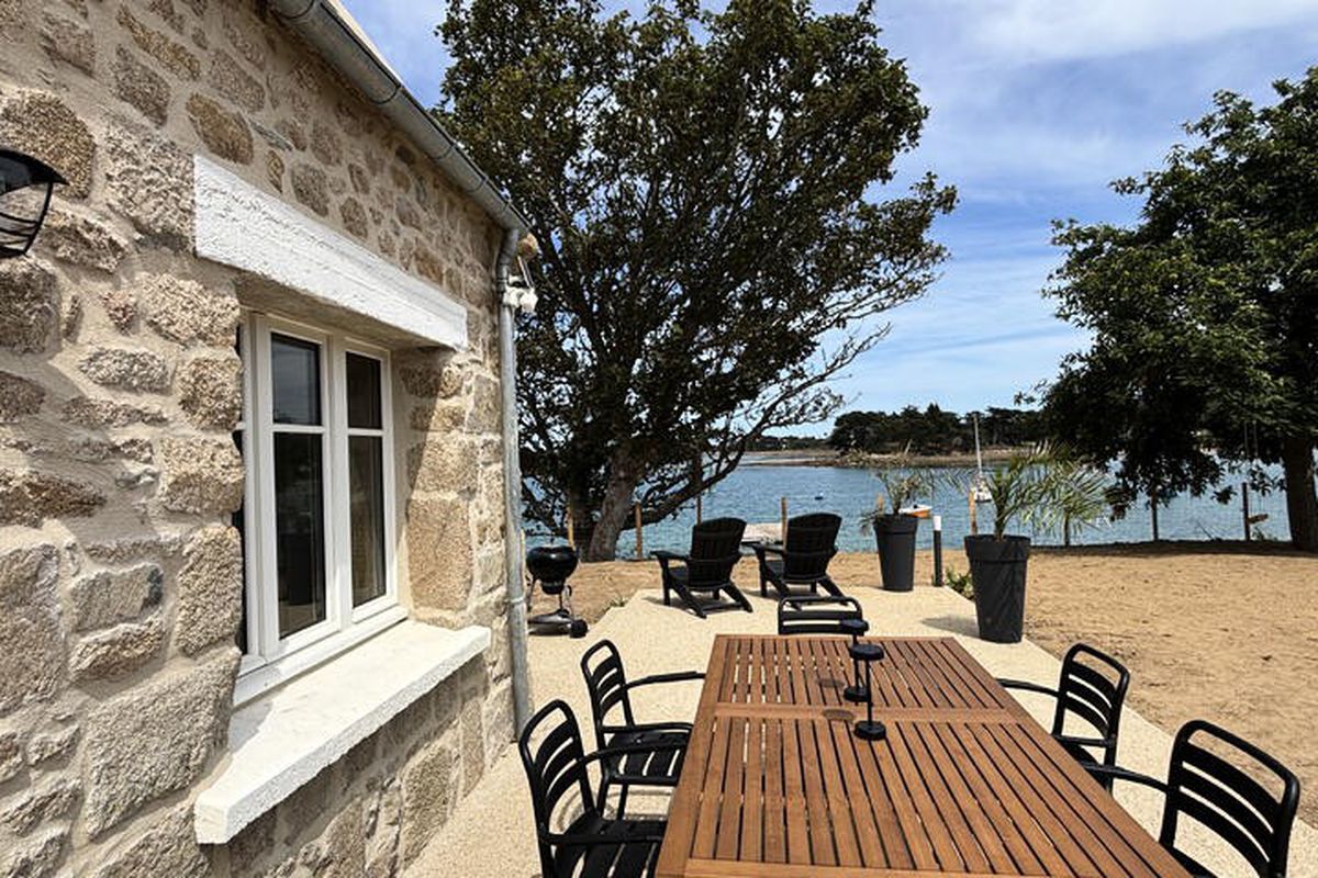 La maison de Pellinec - seule face à la mer