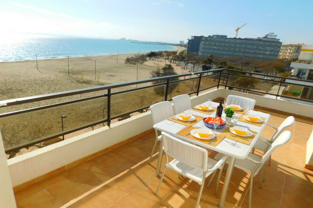 Appartement mit großer Terrasse und Parkplatz in Salatar, Roses