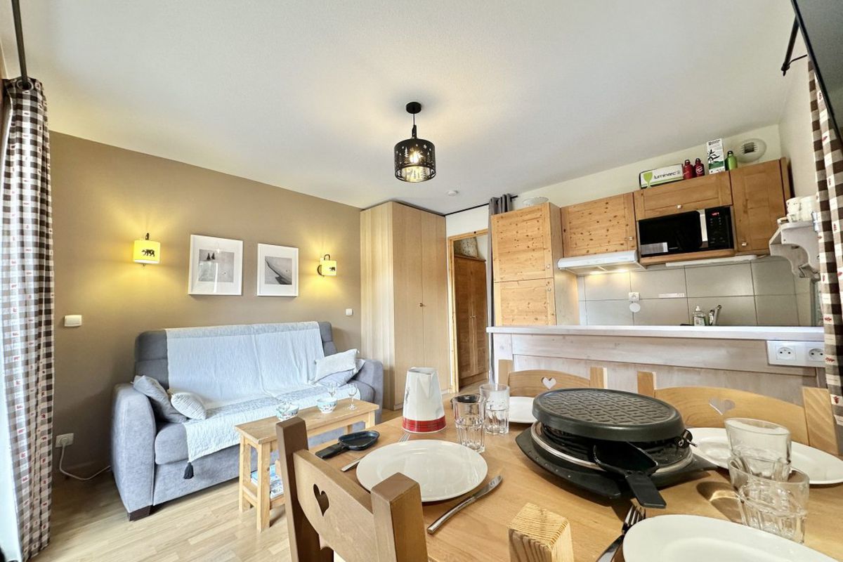 T2 PIED DES PISTES, ACCES PISCINE, IDEAL POUR UN SEJOUR 5 PERSONNES  - Le hameau des rennes