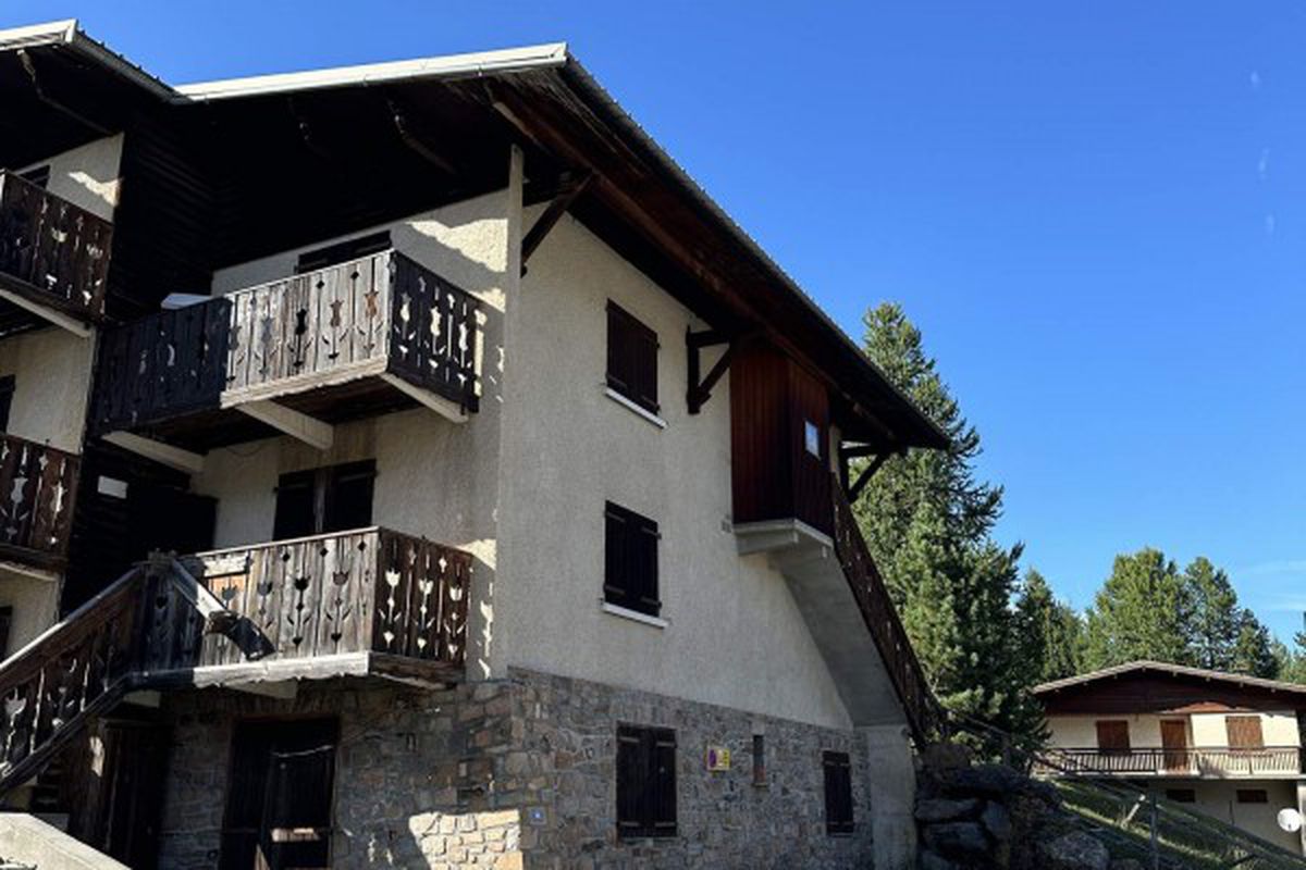 SUPERBE T4 DUPLEX A VARS EN PLEIN CENTRE STATION - Le plein soleil