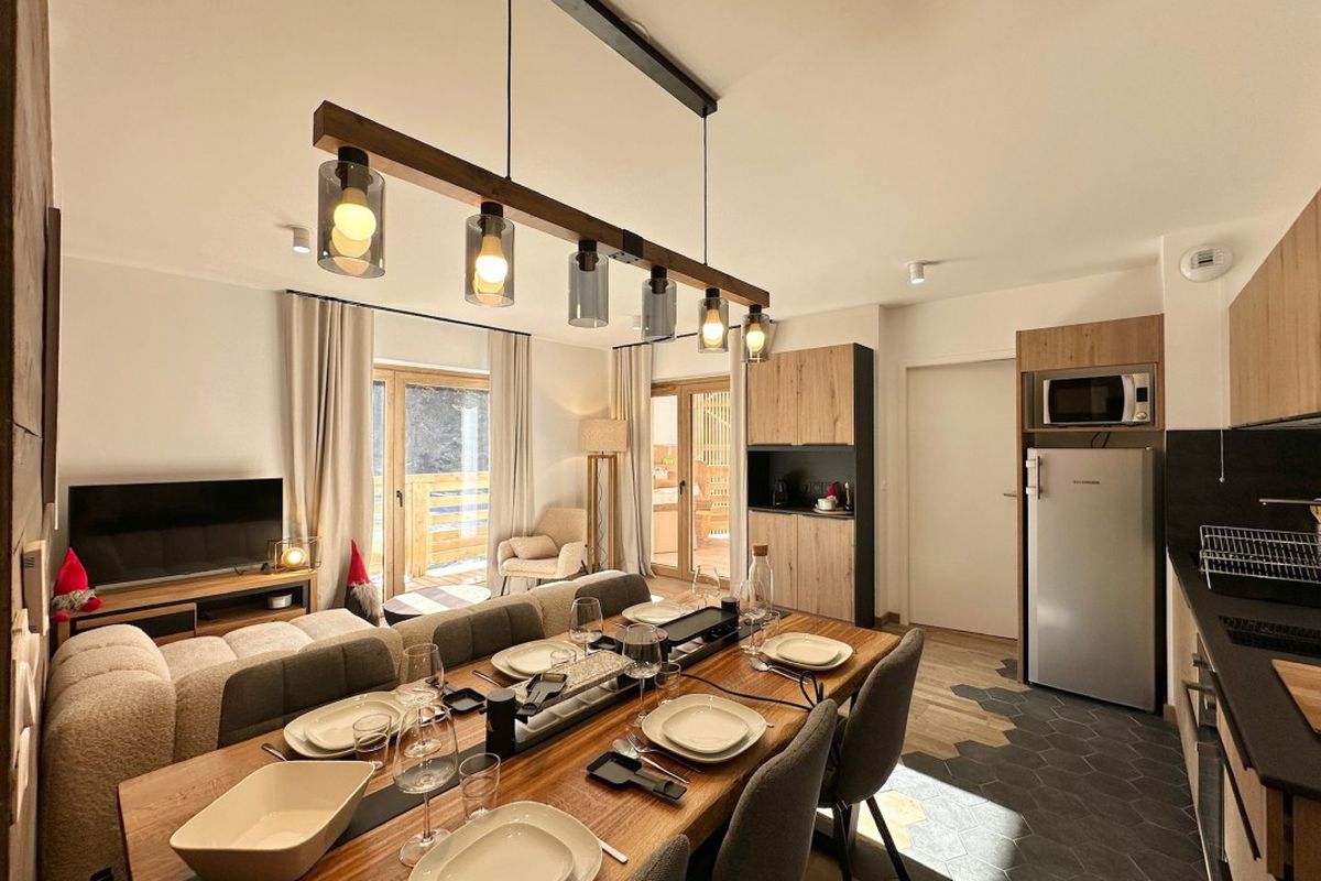 T3 NEUF, CENTRE VARS, LIVING STONE 150m DES PISTES - Living stone b