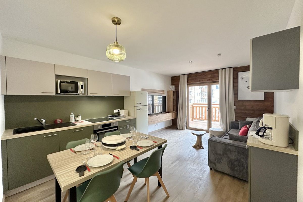 NOUVEAU, PIED DES PISTES, CENTRE STATION - Living stone b