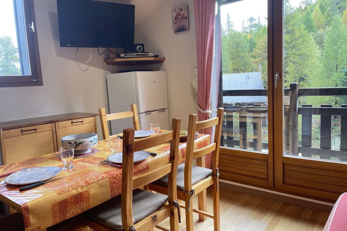 Appartement 2 pièces 6 couchages RISOUL 1850 - Clematites d